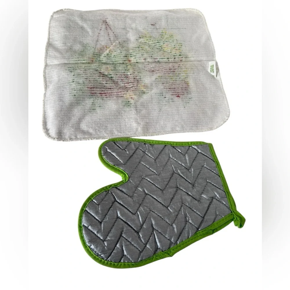 Vintage 1970’s Potholders & Dish Towel with Swiss Cheese & Floral Prints.